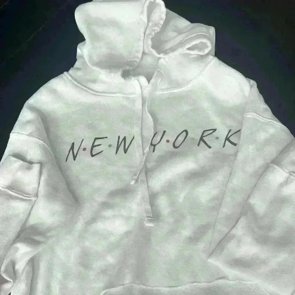 Tops - NYC cropped FRIENDS HOODIE in good used condition New York City summer